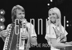 05-06-1975 abba Agnetha Faltskog Benny Andersson at toppop studio hilversum

[keywords]live, piano, accordeon[/keywords]